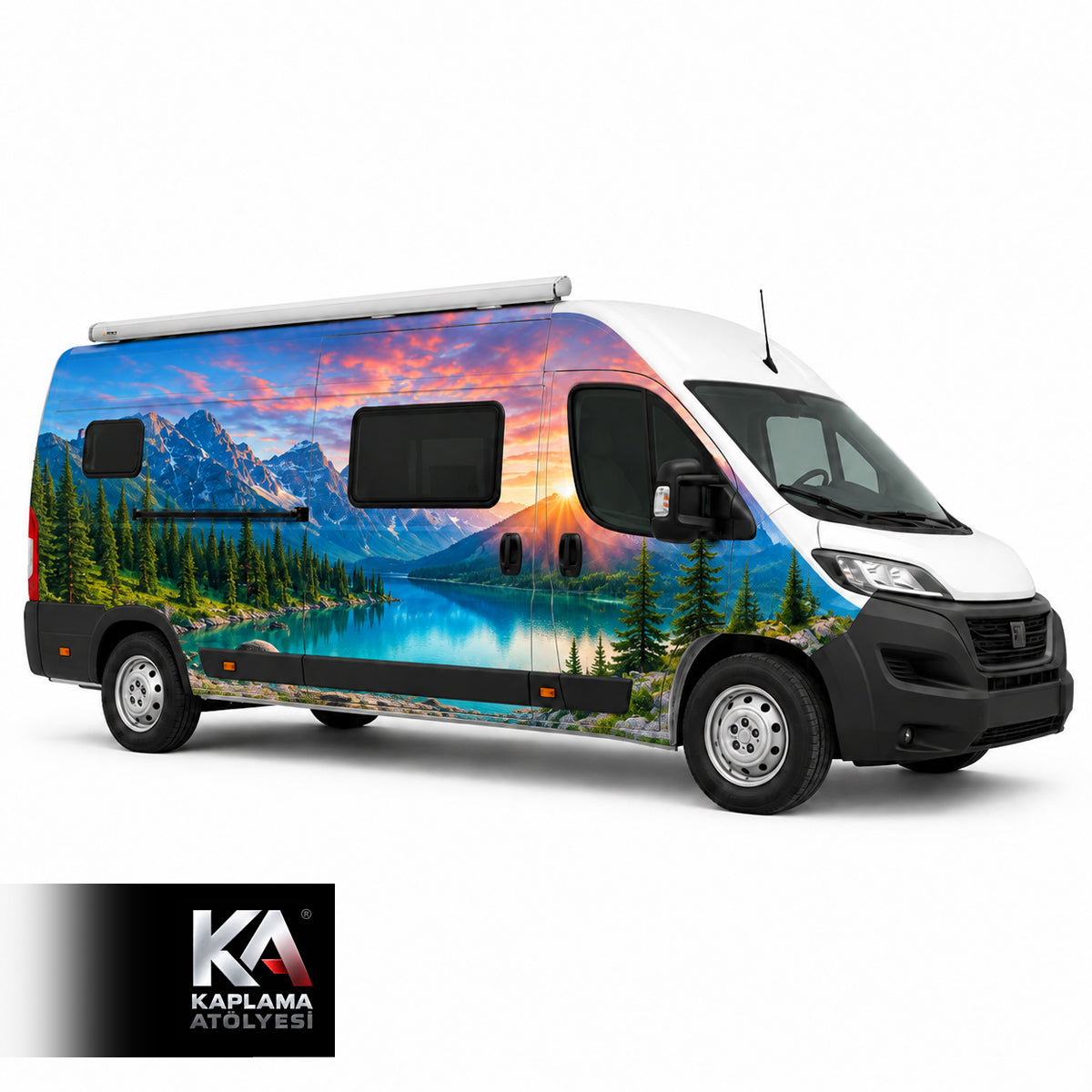 Turkuaz Dağ Gölü Manzaralı – Motokaravan Kaplama Folyosu